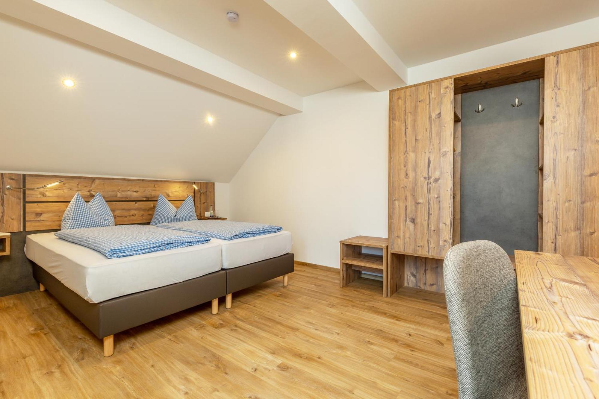 Zum Forst Hotel 3*